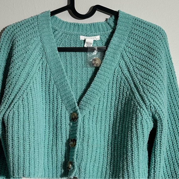 Full TILT CROP SWEATER - Picture 2 of 4